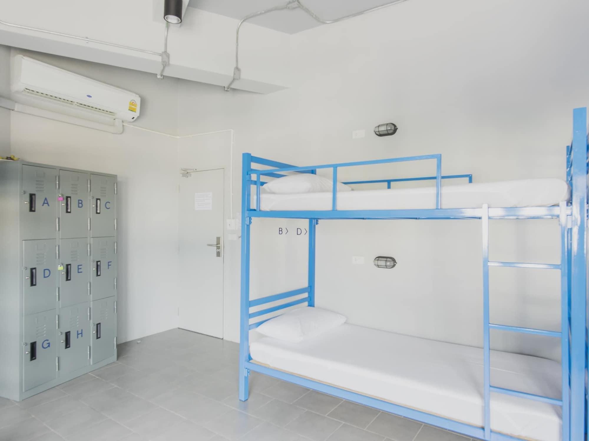 Loftel Station Hostel Bangkok Esterno foto