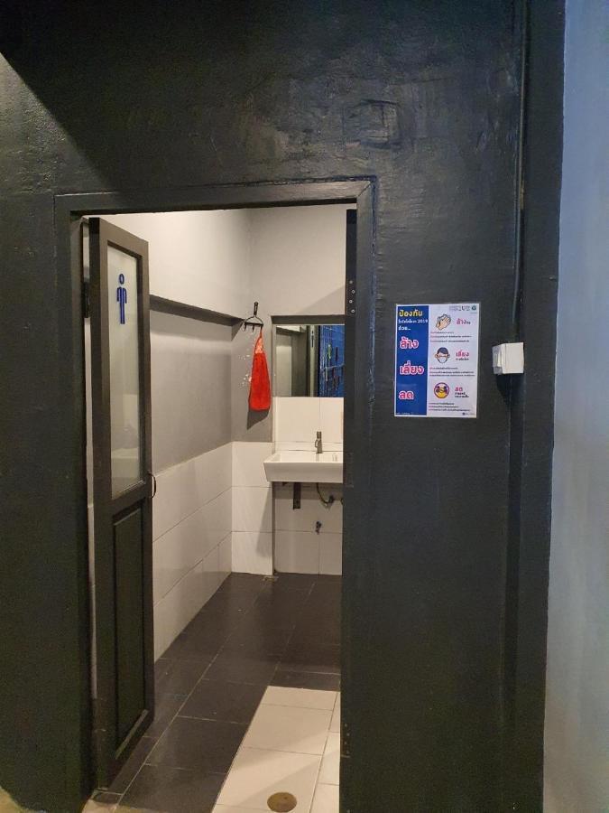 Loftel Station Hostel Bangkok Esterno foto